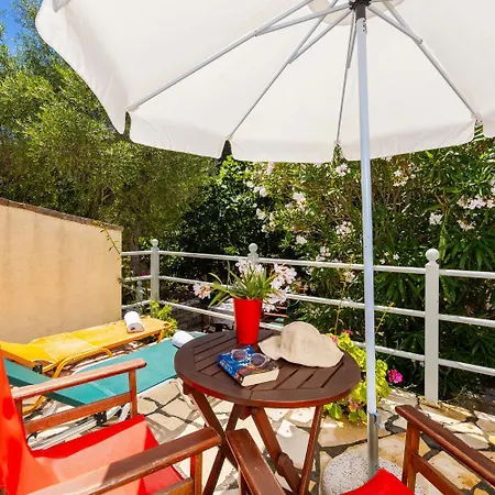Apartman Eleni *